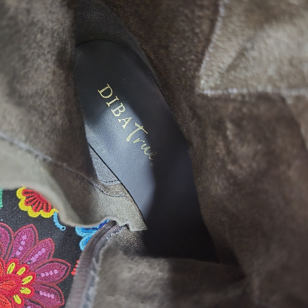 Diba true Craze Hot boots size 8. No flaws. Like New - Picture 3 of 15